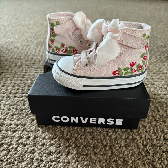 Converse Pink Kids Sneakers with Strawberry Design - Picture 1 of 3